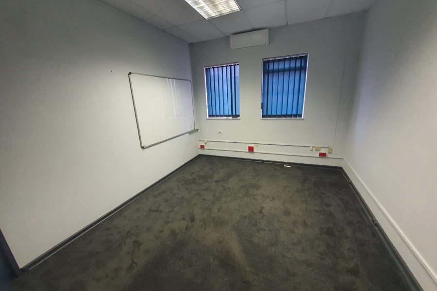 To Let commercial Property for Rent in Walmer Eastern Cape
